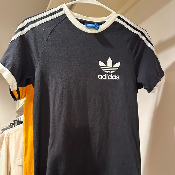 ADICOLOR CLASSICS 3-STRIPES TEE in Black - Picture 3 of 5